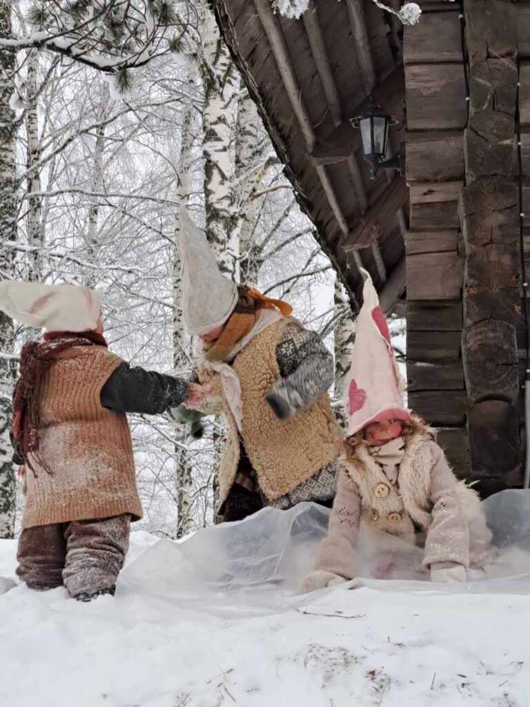 3 rūķi