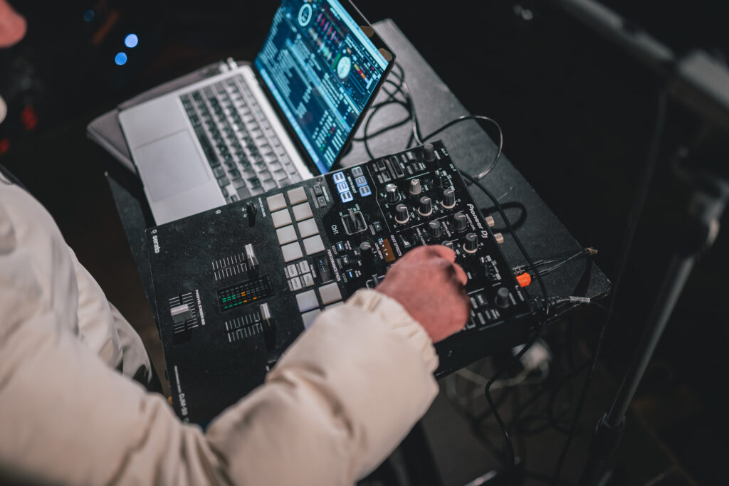 DJ pults